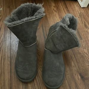 dark grey uggs